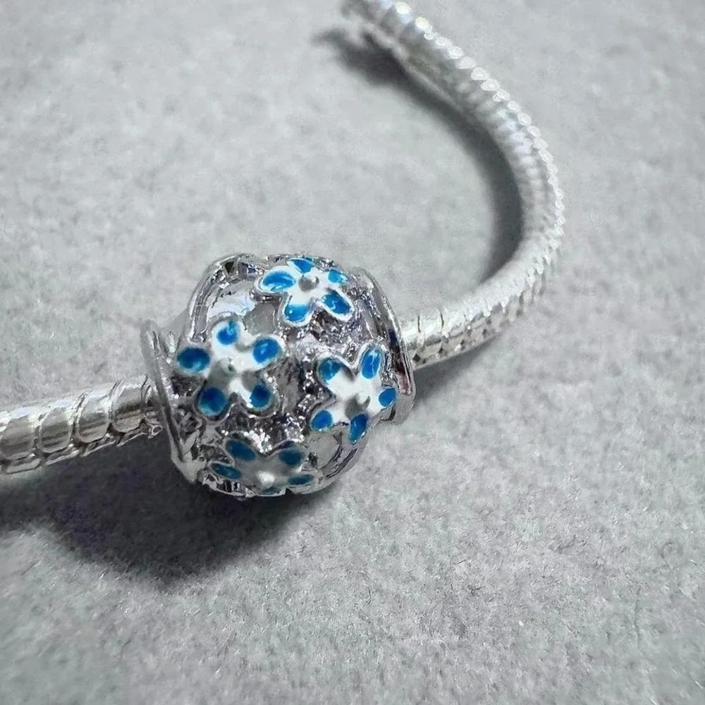 Pandora blue flower